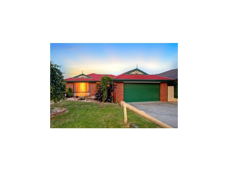 77 Jarryd Crs, Berwick VIC 3806