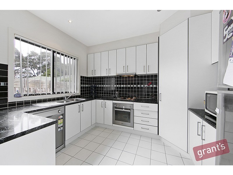 2/2 Johnston Street, Eumemmerring VIC 3177