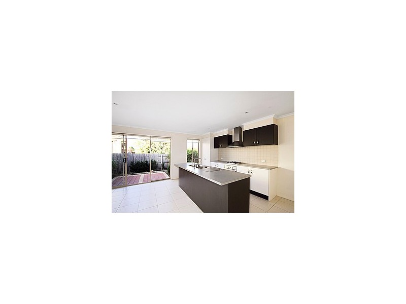 2/2 Johnston Street, Eumemmerring VIC 3177