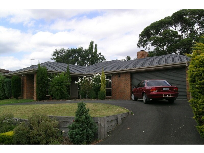 2 Christine Avenue, Berwick VIC 3806