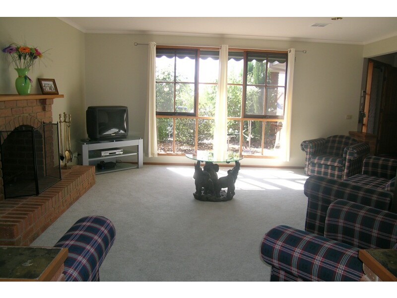 2 Christine Avenue, Berwick VIC 3806