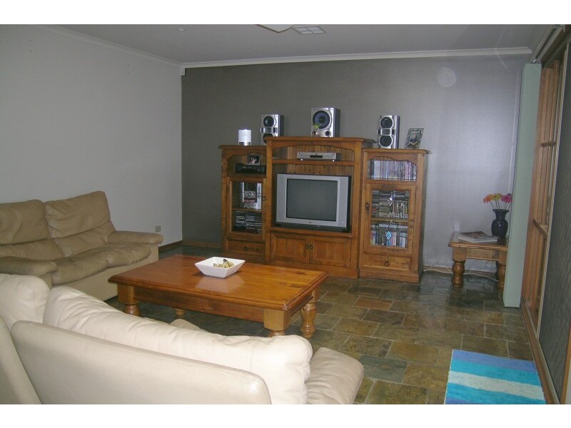 2 Christine Avenue, Berwick VIC 3806