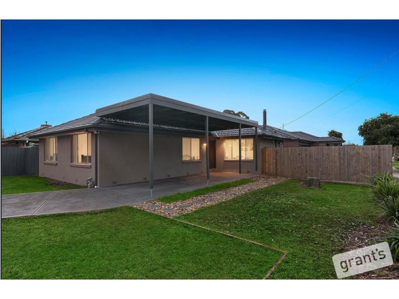 13 Campbell Parade, Cranbourne VIC 3977