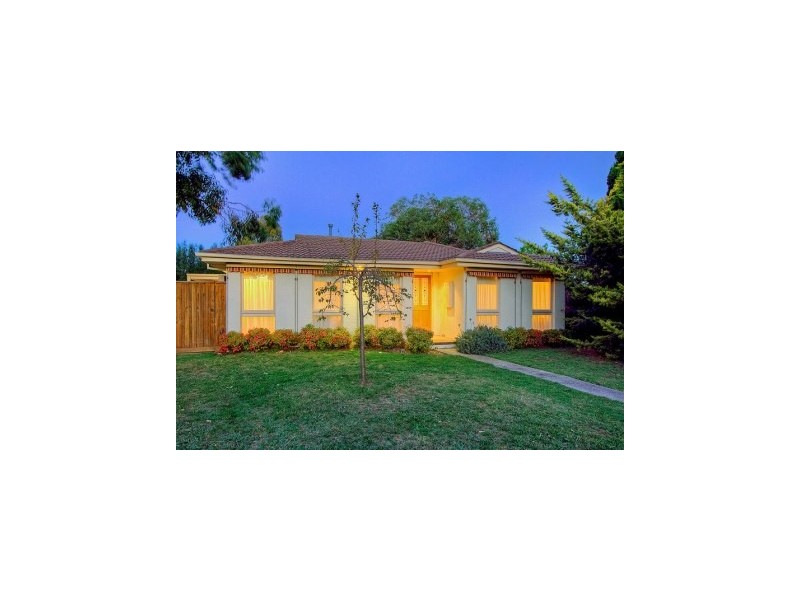 6  Cheviot Ave, Berwick VIC 3806