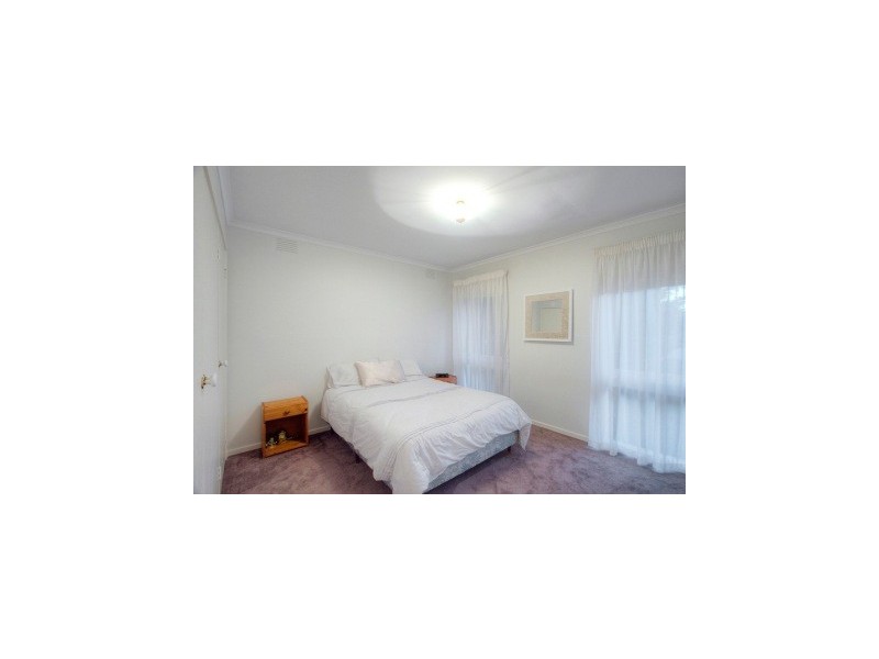 6  Cheviot Ave, Berwick VIC 3806