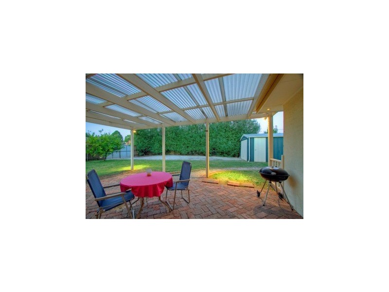 6  Cheviot Ave, Berwick VIC 3806