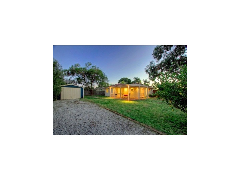 6  Cheviot Ave, Berwick VIC 3806