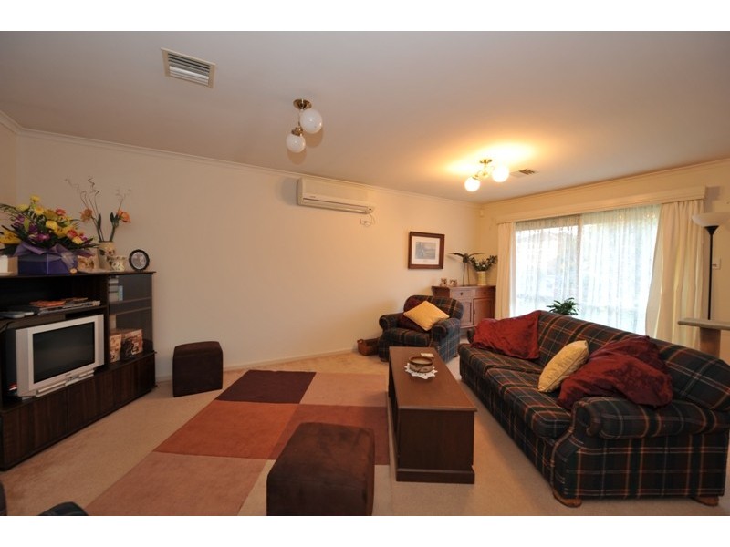 32 Sharpe Court, Berwick VIC 3806