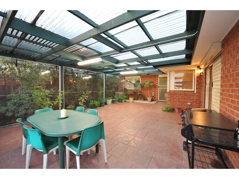 32 Sharpe Court, Berwick VIC 3806