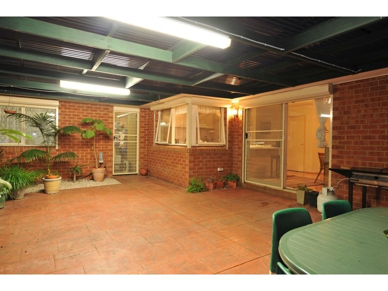 32 Sharpe Court, Berwick VIC 3806