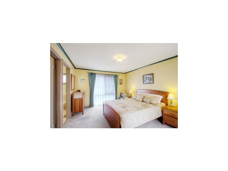 3 Selwood Crt, Berwick VIC 3806