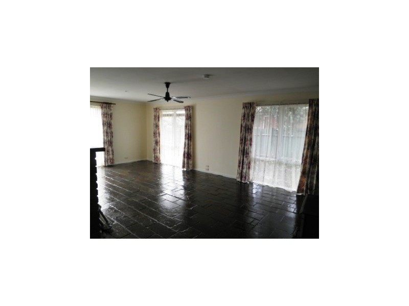 25 Coniston Ave, Berwick VIC 3806