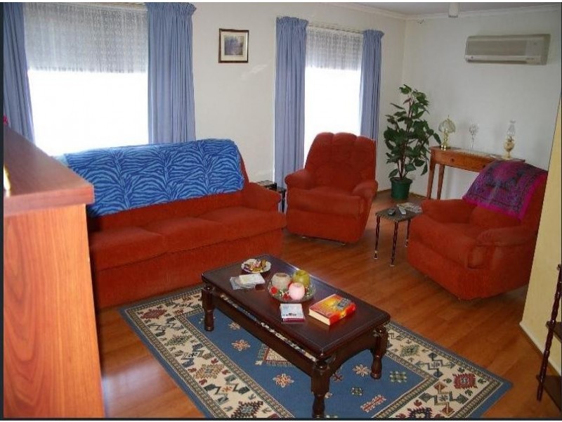 86 Amberly Park Drive, Narre Warren South VIC 3805