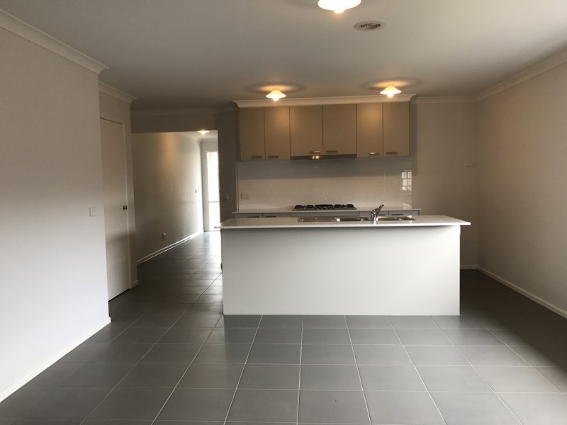 11 Bellman Avenue, Clyde VIC 3978