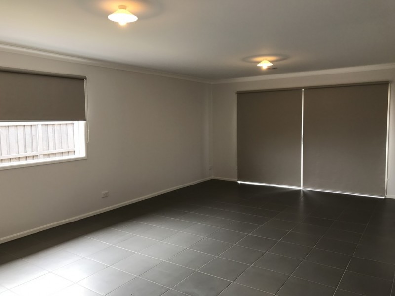 11 Bellman Avenue, Clyde VIC 3978