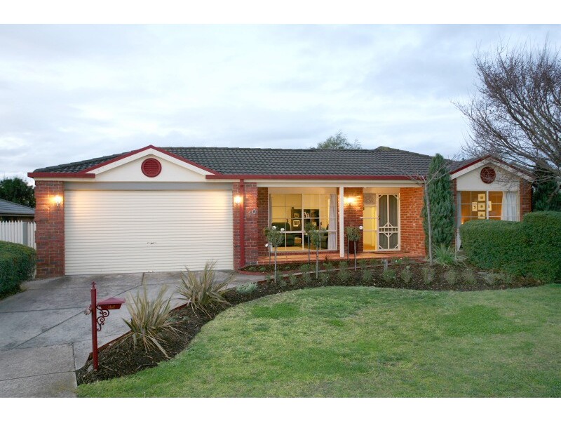 10 Ami Court, Berwick VIC 3806