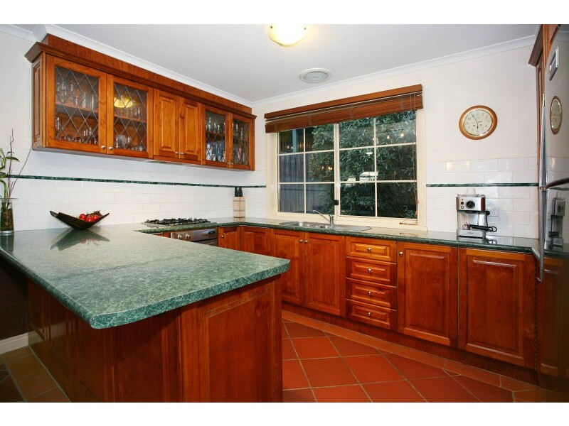 10 Ami Court, Berwick VIC 3806