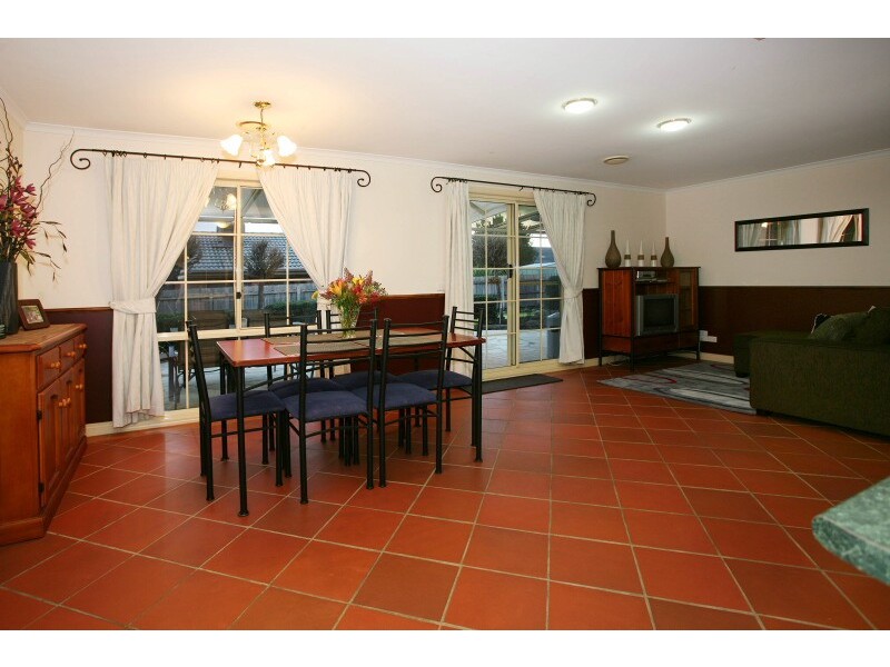 10 Ami Court, Berwick VIC 3806