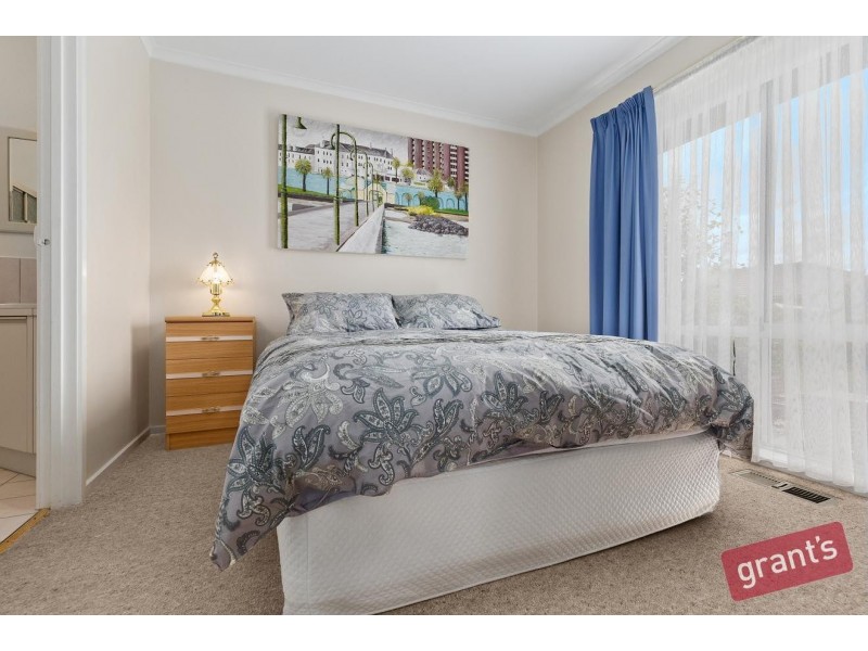 16 Cloverset Avenue, Narre Warren VIC 3805