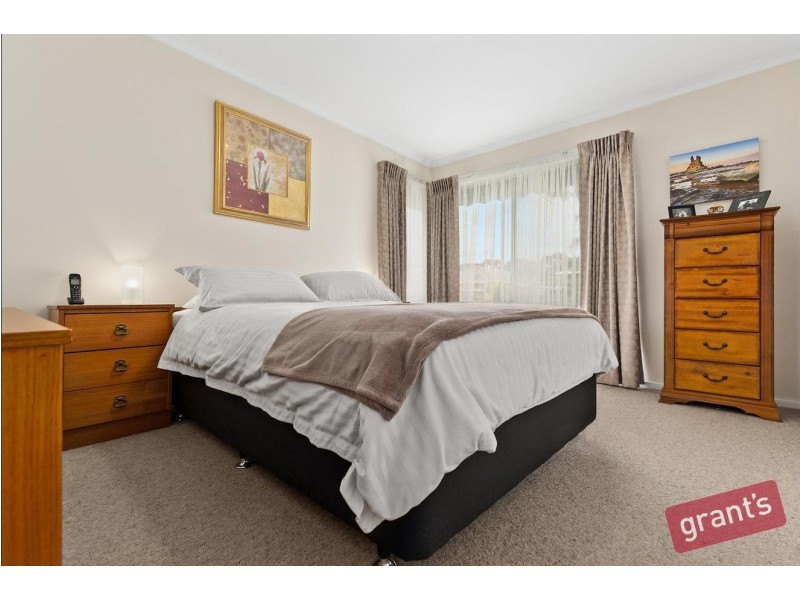 16 Cloverset Avenue, Narre Warren VIC 3805