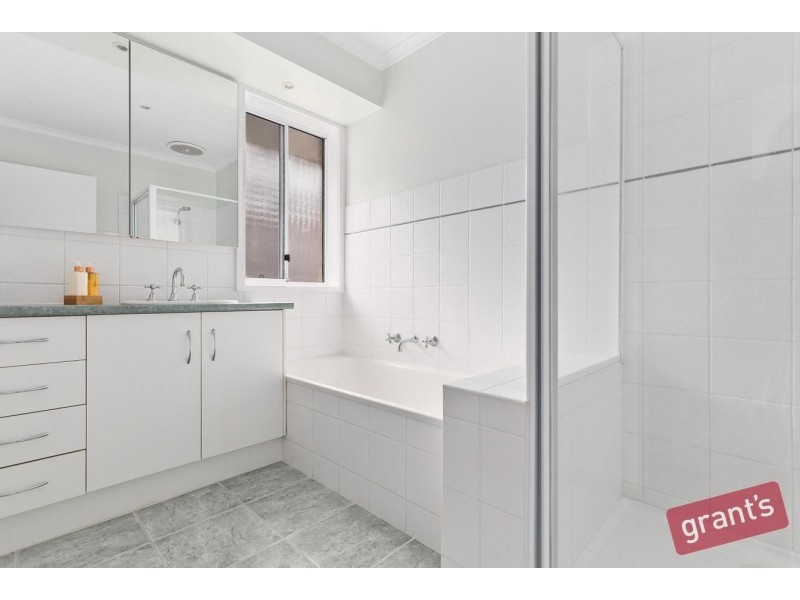 16 Cloverset Avenue, Narre Warren VIC 3805