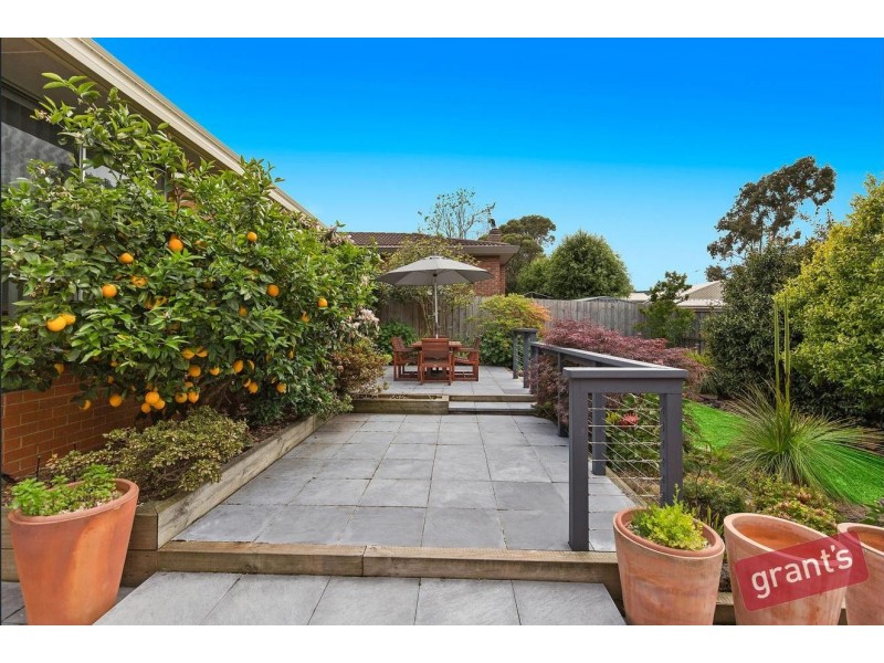 16 Cloverset Avenue, Narre Warren VIC 3805