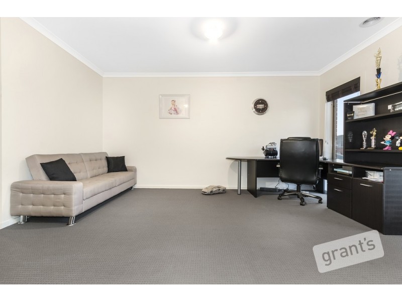 16 Bayley Place, Cranbourne VIC 3977