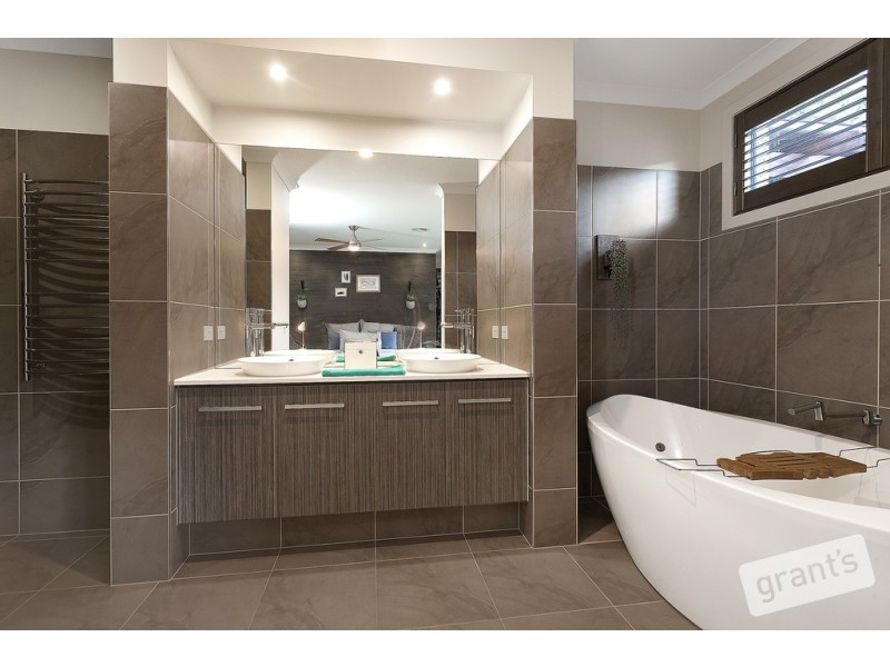 23 Braybrook Drive, Narre Warren South VIC 3805