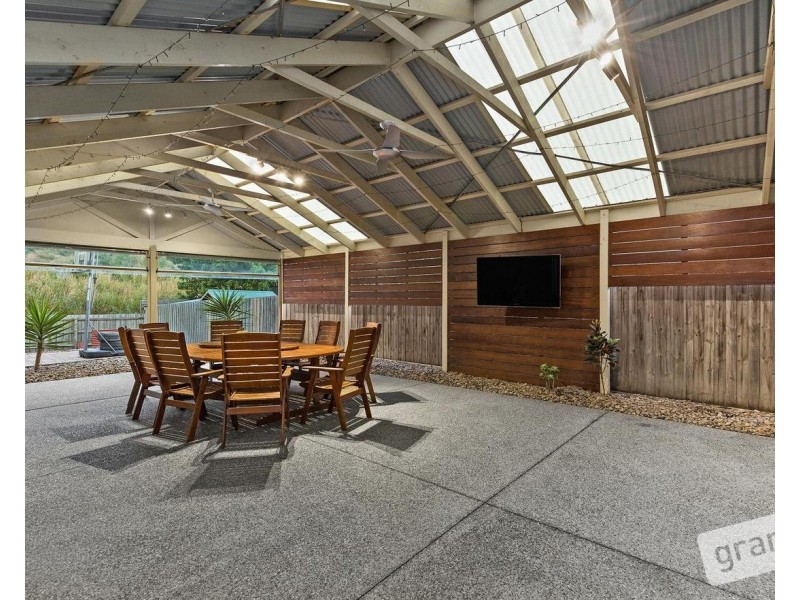 11 Allira Close, Berwick VIC 3806