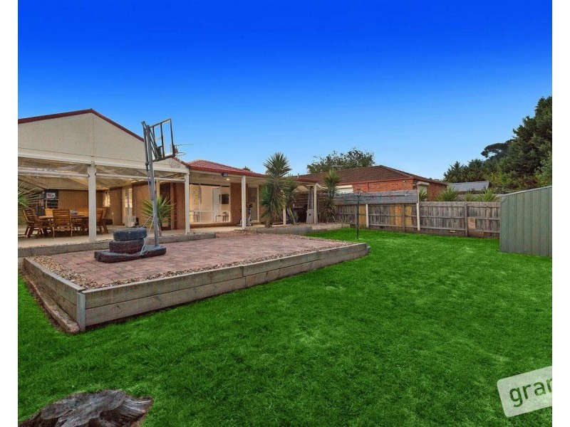 11 Allira Close, Berwick VIC 3806