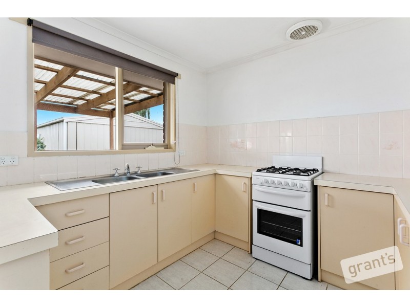 9 Jessica Drive, Hampton Park VIC 3976