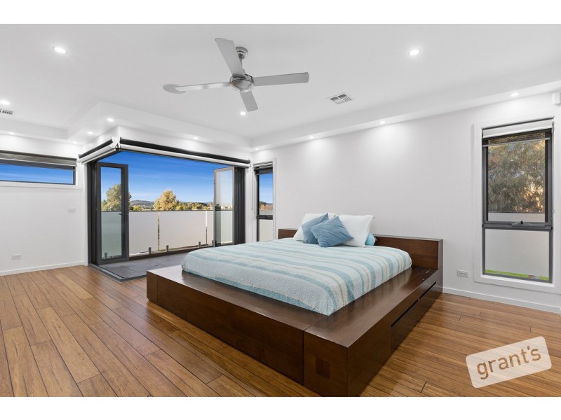 16 Carambola Place, Berwick VIC 3806