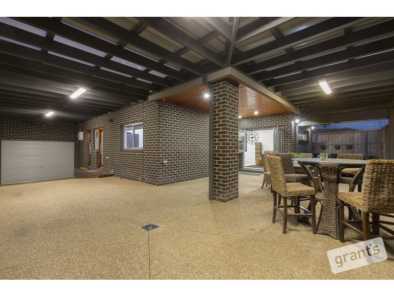 16 Carambola Place, Berwick VIC 3806