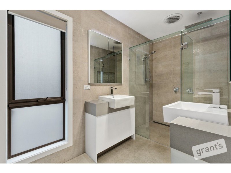 16 Carambola Place, Berwick VIC 3806