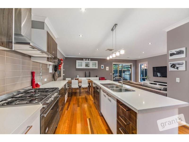 7 Moss Street, Cranbourne North VIC 3977