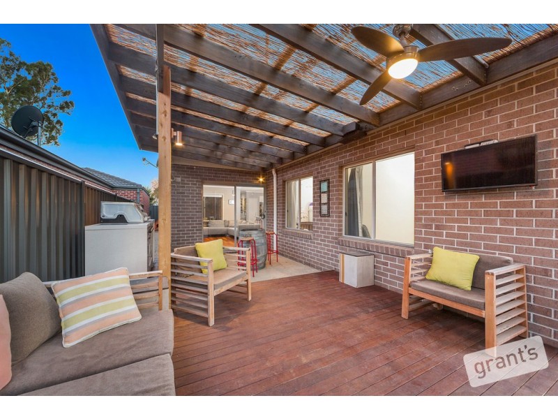 7 Moss Street, Cranbourne North VIC 3977