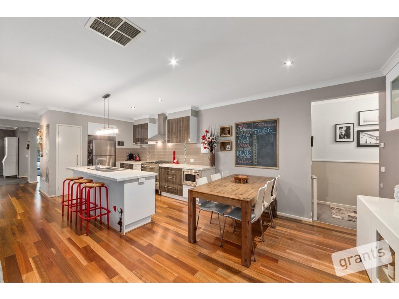 7 Moss Street, Cranbourne North VIC 3977