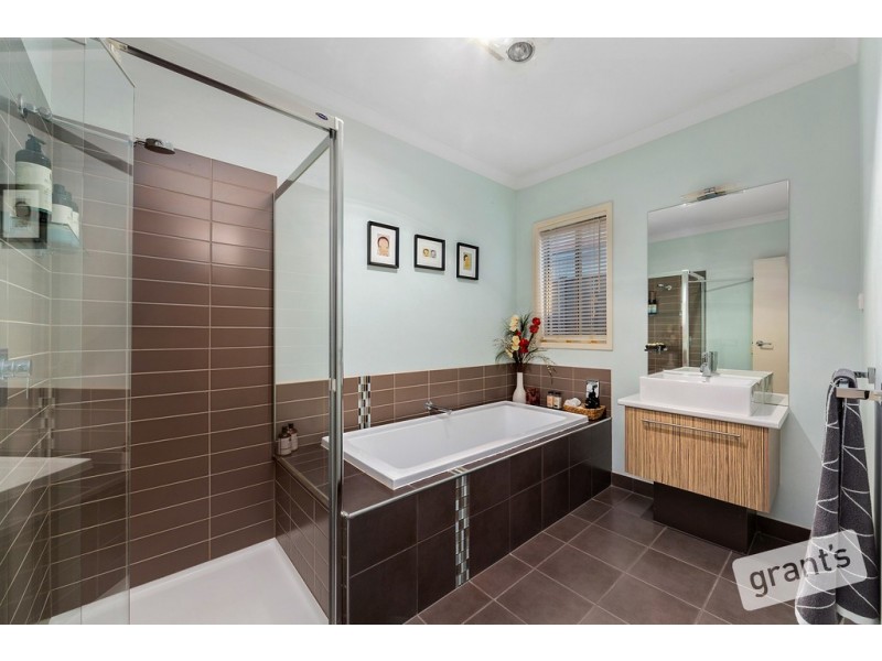 7 Moss Street, Cranbourne North VIC 3977