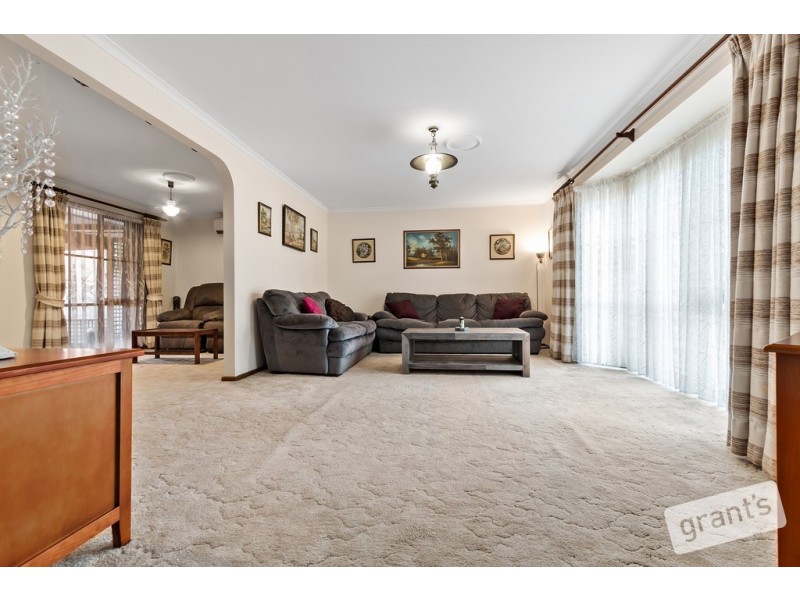 1 Tottington Rise, Berwick VIC 3806