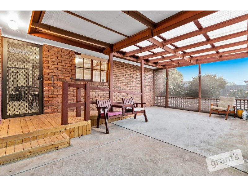 1 Tottington Rise, Berwick VIC 3806