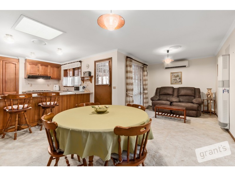 1 Tottington Rise, Berwick VIC 3806