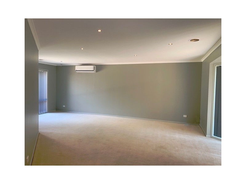 50 Earlsfield Drive, Berwick VIC 3806