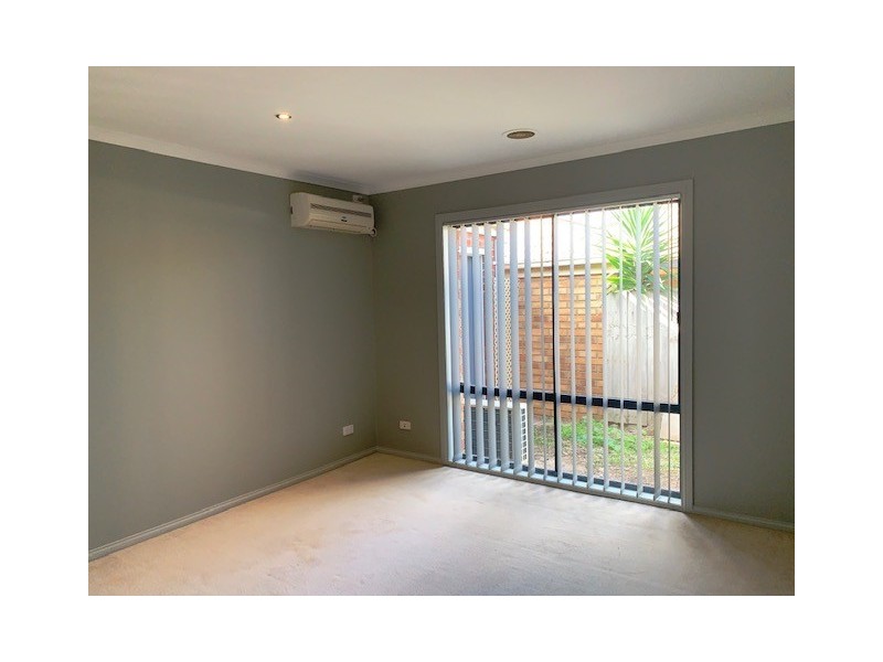 50 Earlsfield Drive, Berwick VIC 3806