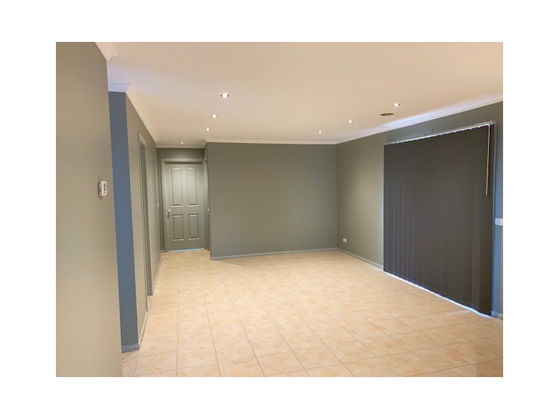 50 Earlsfield Drive, Berwick VIC 3806