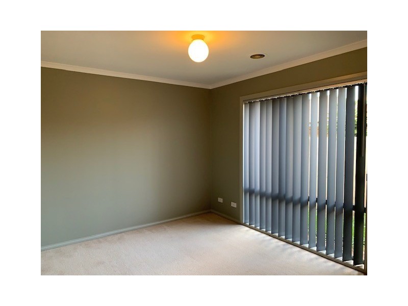 50 Earlsfield Drive, Berwick VIC 3806