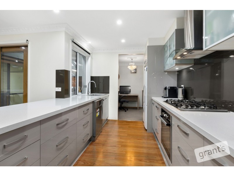 1 Ami Court, Berwick VIC 3806