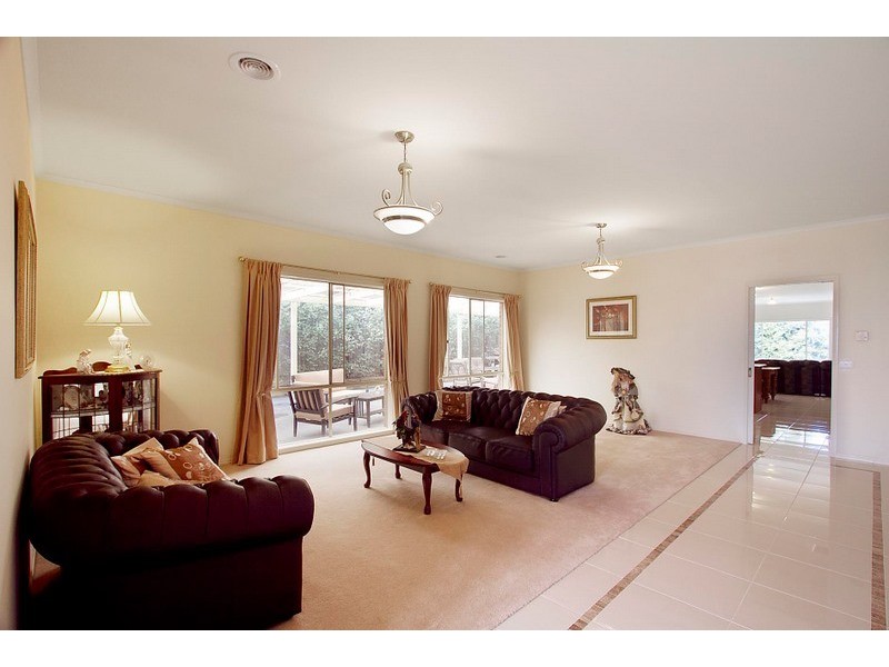 22 Ellesse Way, Berwick VIC 3806
