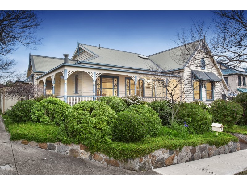 15 Glenside Walk, Berwick VIC 3806