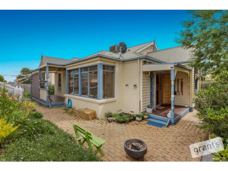 15 Glenside Walk, Berwick VIC 3806