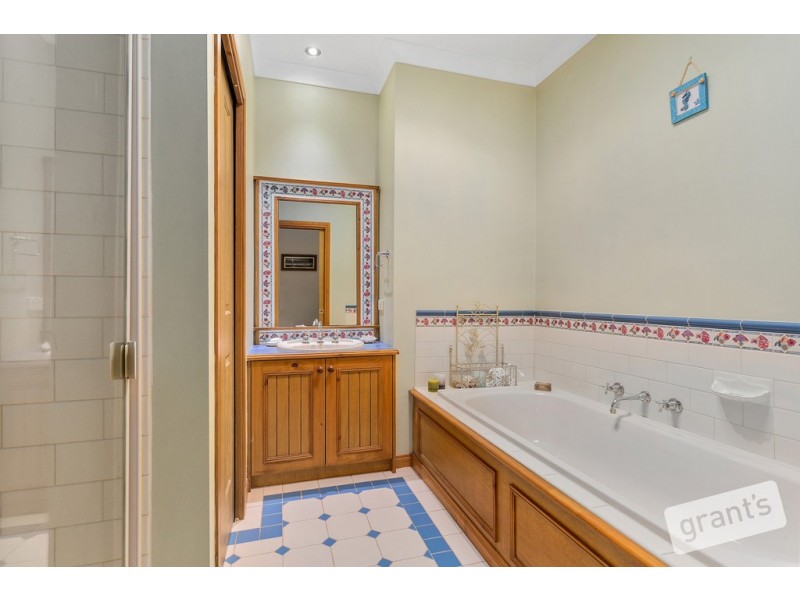 15 Glenside Walk, Berwick VIC 3806